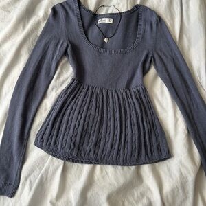 Hollister Dark Gray Scoop Neck Sweater